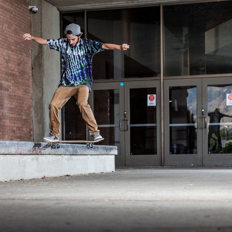 Cal 7 Complete Skateboard | 8.0 Carbon