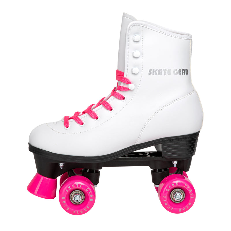 Fantastic Skates by Skate Gear with a classic boot, 95A 54x32mm polyurethane wheels and ABEC-6 bearings.