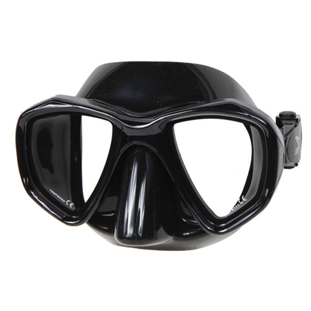 dual lens dive mask with tinted lenses for color correction